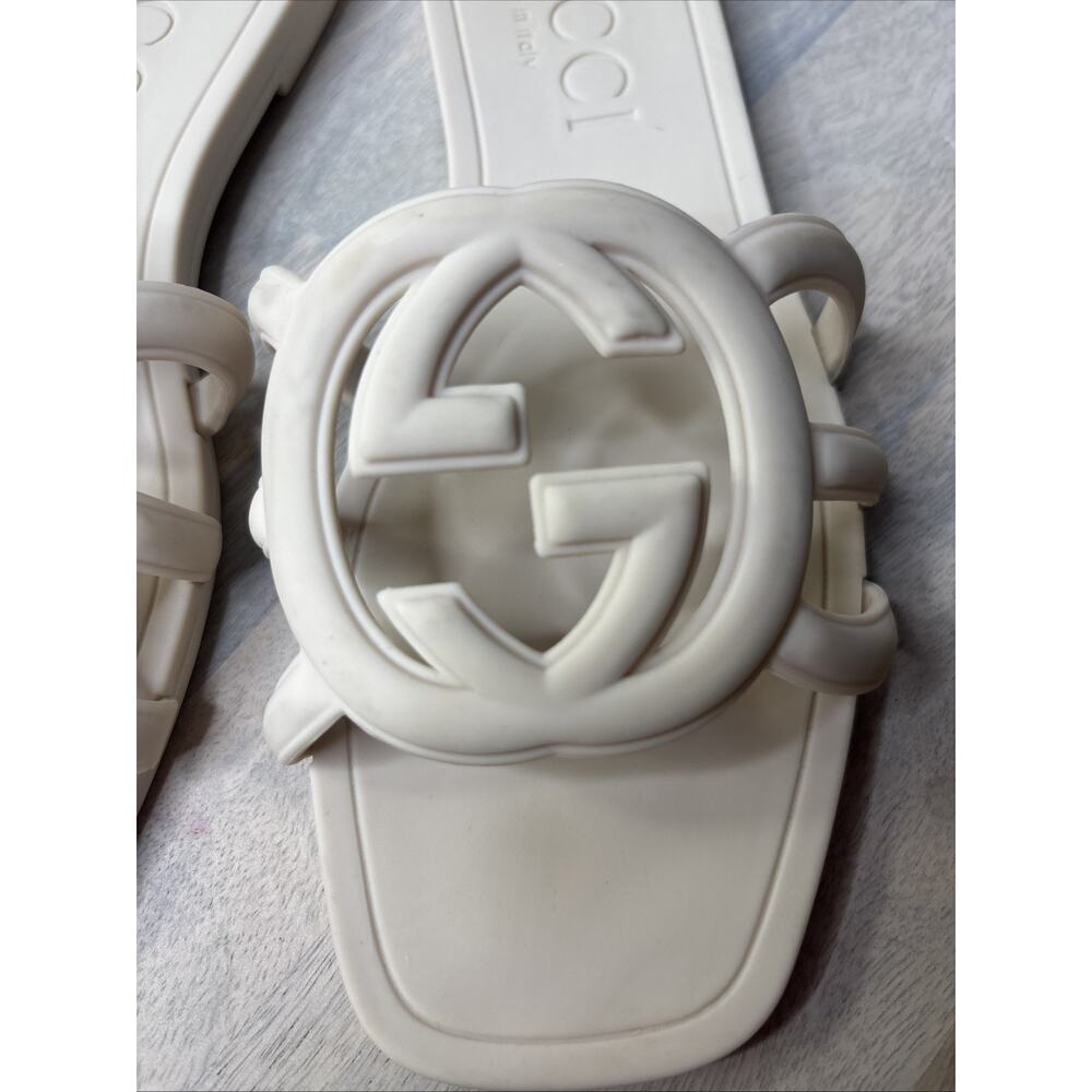 White Rubber Slide Sandals Size 6 Women’s Interlocking GG - Picture 3 of 12